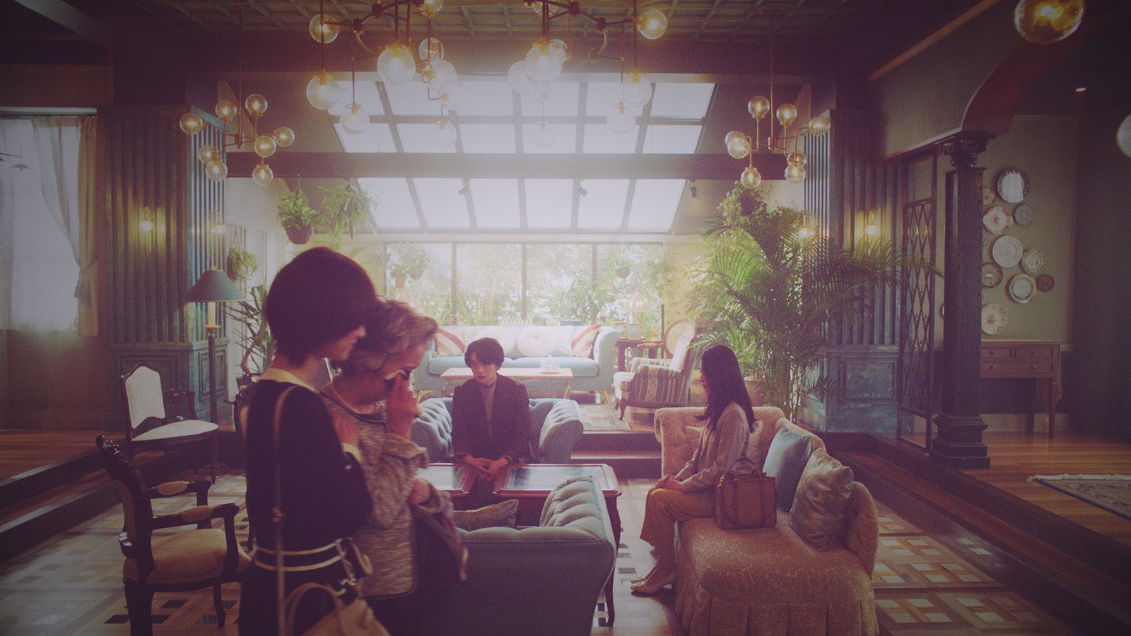 （手前）若月佑美（奥左から）瀬戸康史、田辺桃子 （C）日本テレビ