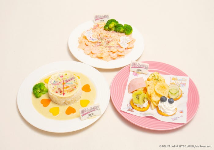 「ILLIT CAFE in SWEETS PARADISE」スペシャルメニュー(フード)(C)BELIFT LAB & HYBE. All Rights Reserved.
