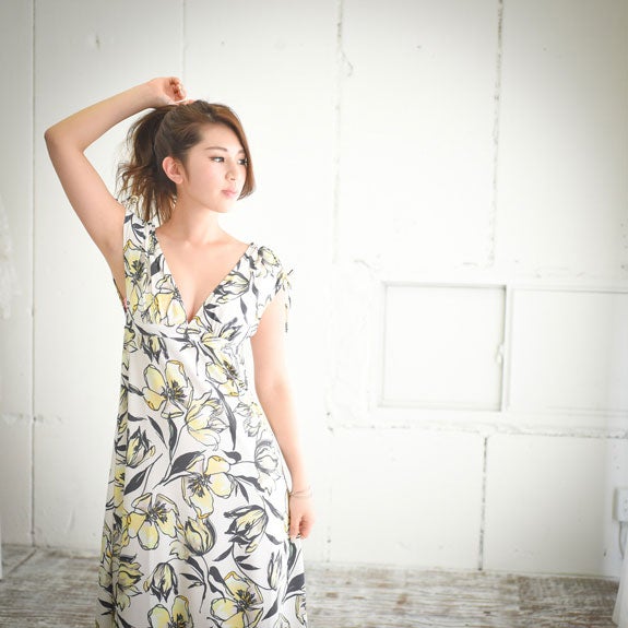 クール花柄リゾートロングワンピース「JILL STUART」11,000円（税抜）