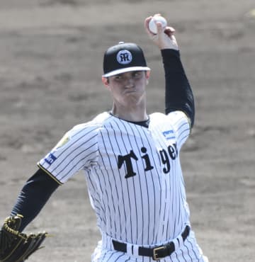 阪神 新外国人ルーカスが梅野のバットをバキッ！2度目のライブBPで見せた制球力と変化球のキレ 解説も「曲がりが遅いのかなという印象」