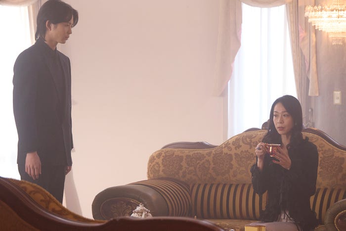 鈴木仁、遊井亮子「復讐カレシ~溺愛社長の顔にはウラがある~」第6話(C)「復讐カレシ~溺愛社長の顔にはウラがある~」製作委員会・MBS