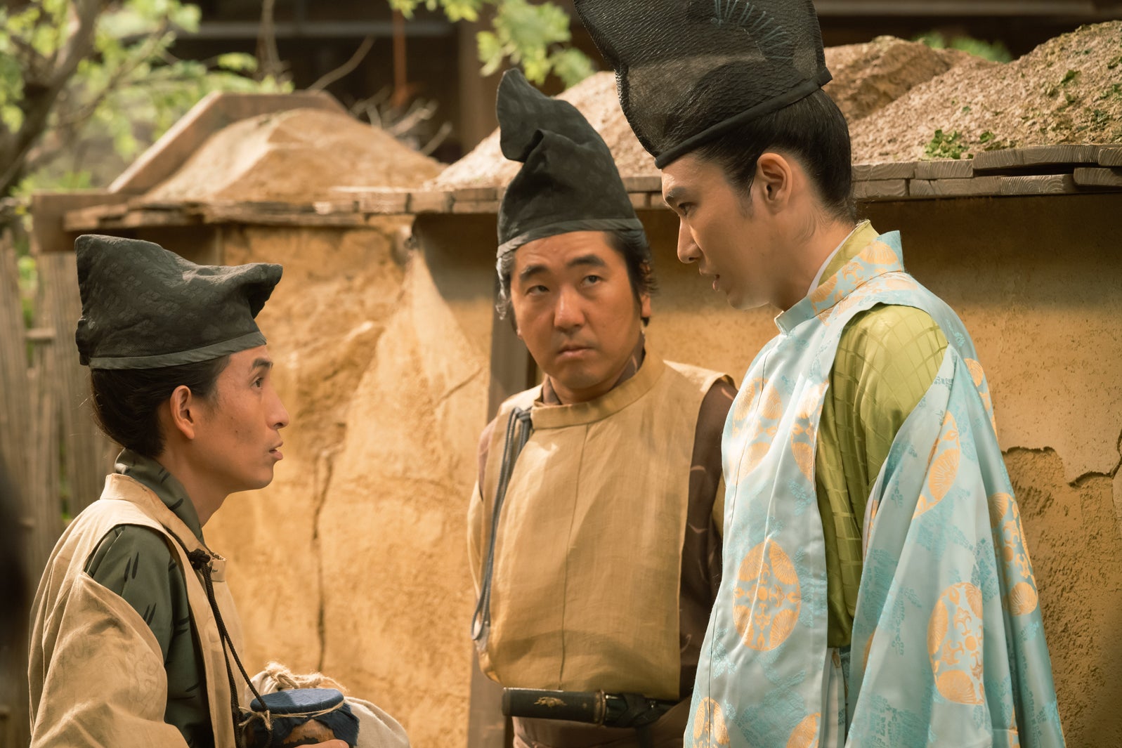 矢部太郎、本多力、柄本佑「光る君へ」第11話より（C）NHK