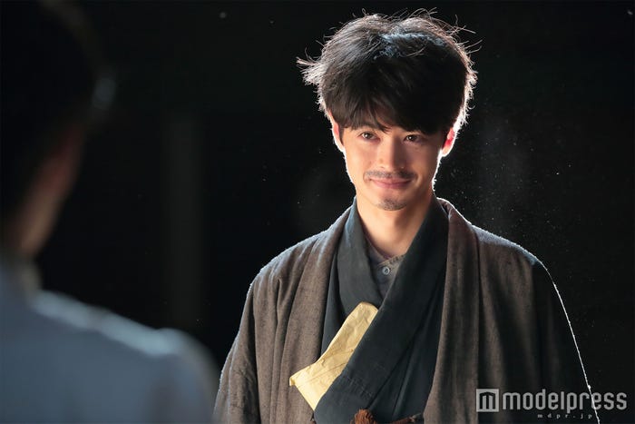 瀬戸康史/連続テレビ小説「あさが来た」場面カット(C)NHK