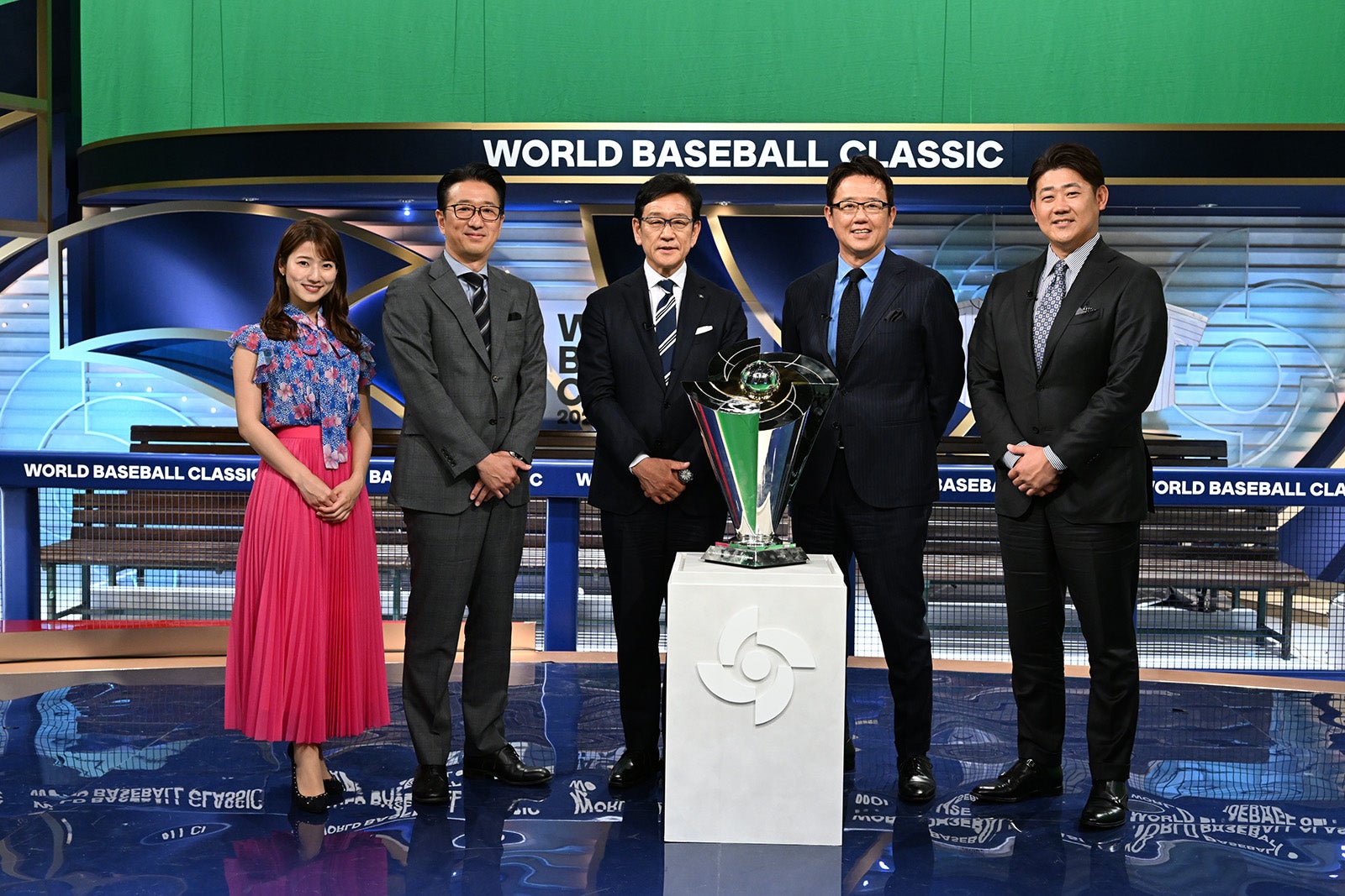 安藤萌々アナウンサー、小木逸平アナウンサー、栗山英樹監督、古田敦也、松坂大輔（C）テレビ朝日