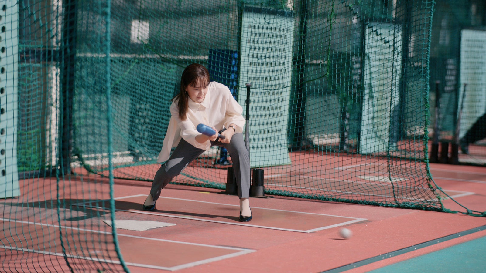 多部未華子／新TVCMセット500「バッティングセンター」篇（提供写真）