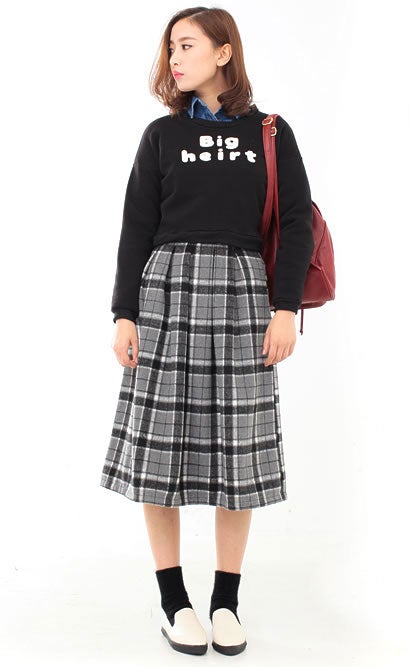 ウール調タック入りミモレスカート CHICMUSE「Re:EDIT by GALSTAR」1,998円（税込）／画像提供：Re:EDIT by GALSTAR