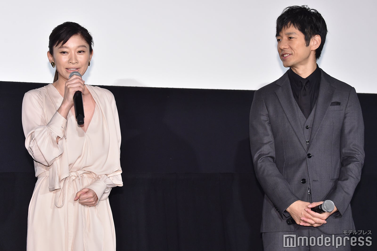 篠原涼子、西島秀俊 （C）モデルプレス