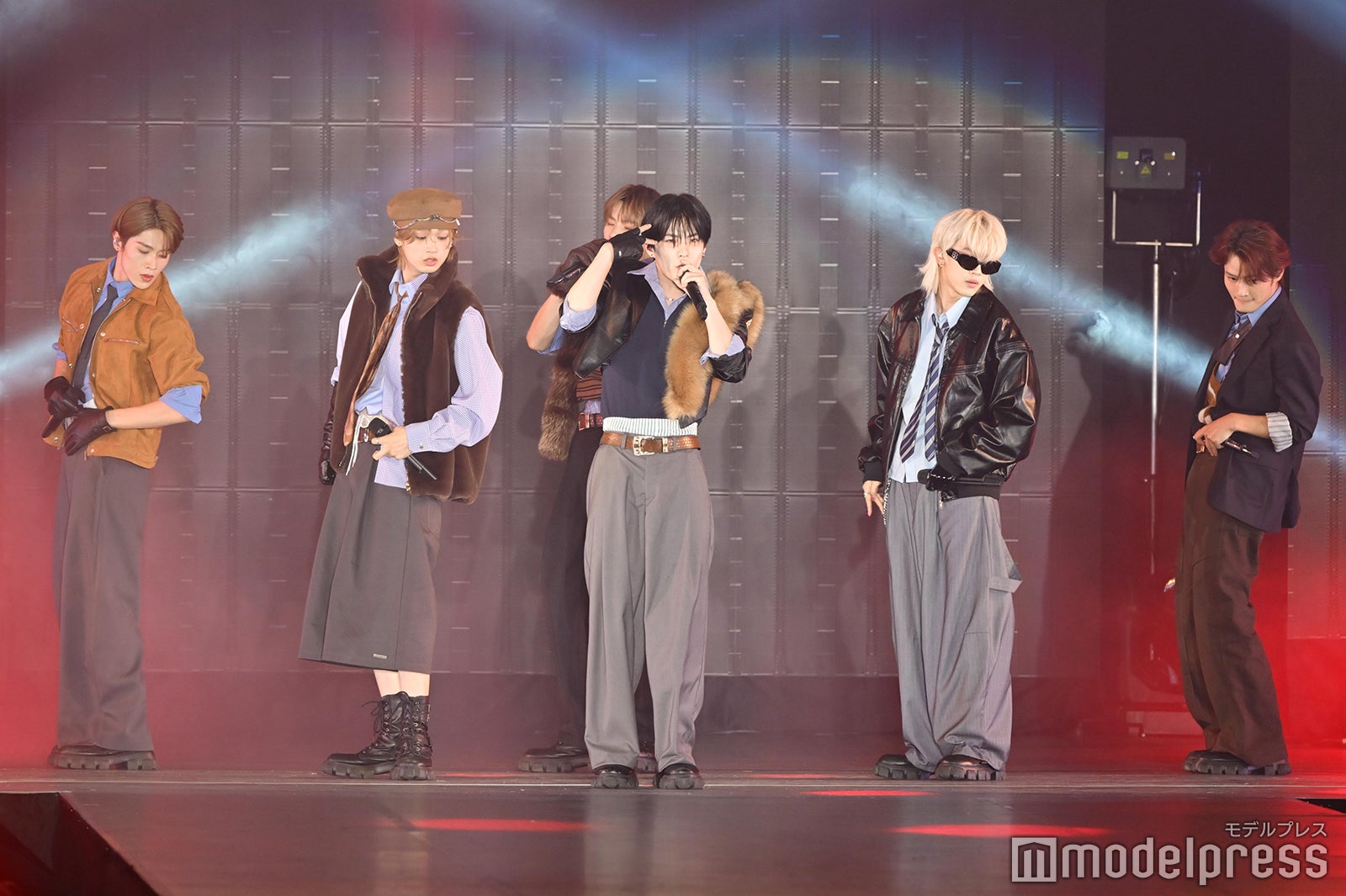 （C）モデルプレス