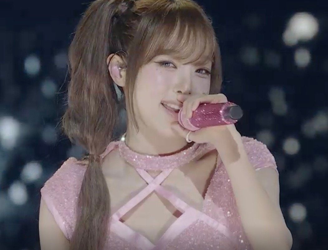 「どんなスタイルしてるの？」「脚が細すぎる」チャレンジ動画が爆発的人気！元IZ*ONEチェ・イェナ、ツインテール＆超ミニスカートで可愛さ爆発