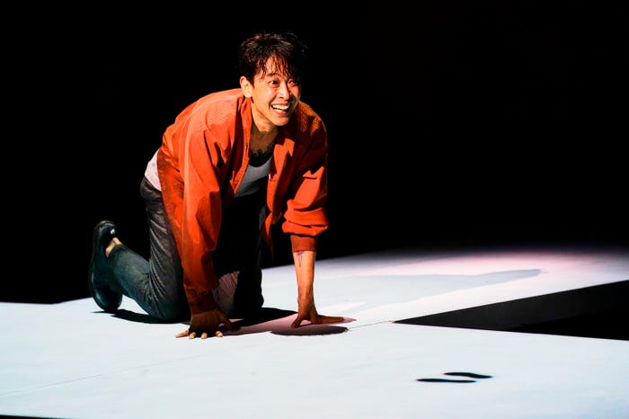 坂本昌行「凍える FROZEN」/撮影:細野晋司(写真提供:株式会社パルコ)