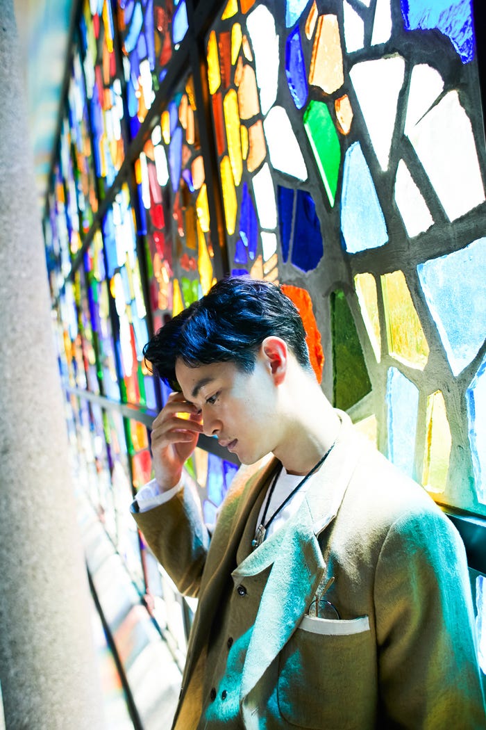 瀬戸康史アーティストブック「僕は、僕をまだ知らない」撮影:桑島智輝/ワニブックス刊