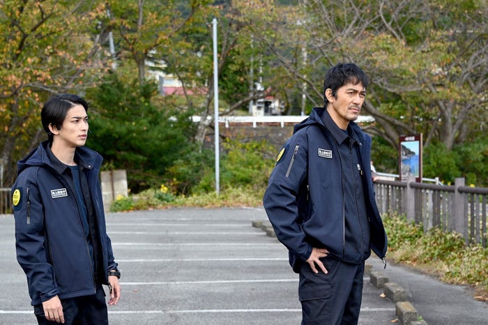 横浜流星、阿部寛/「DCU」第2話より(C)TBS