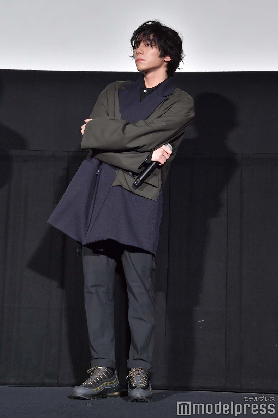 斜めになってしまう山下幸輝（C）モデルプレス