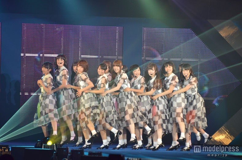 「GirlsAward 2012 A／W」に初出演した乃木坂46