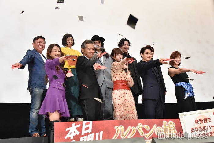 (前列左より)小沢真珠、渡部篤郎、深田恭子、瀬戸康史、観月ありさ(後列左より)武内英樹監督、どんぐり、栗原類、大貫勇輔、市村正親 (C)モデルプレス