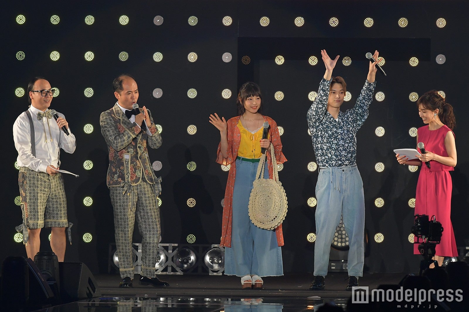 ステージの様子 （C）モデルプレス