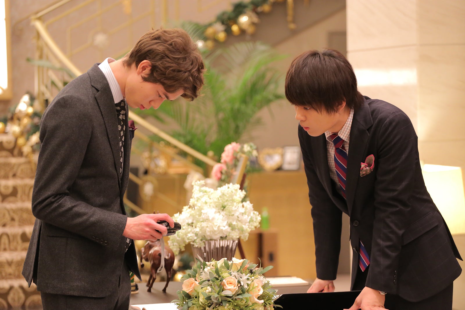 宮沢氷魚、佐野勇斗 （C）日本テレビ