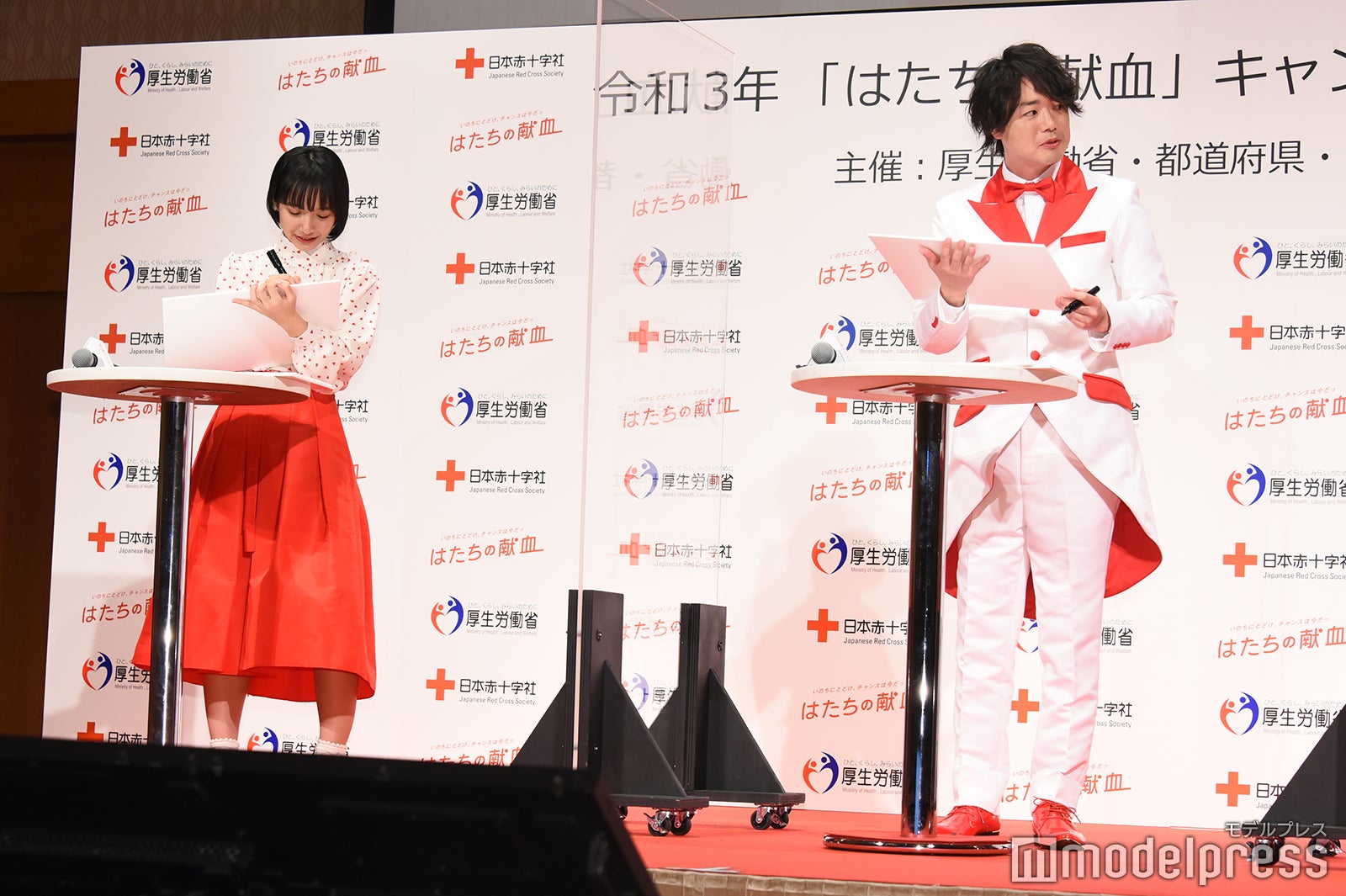 山之内すず、シュウペイ（C）モデルプレス