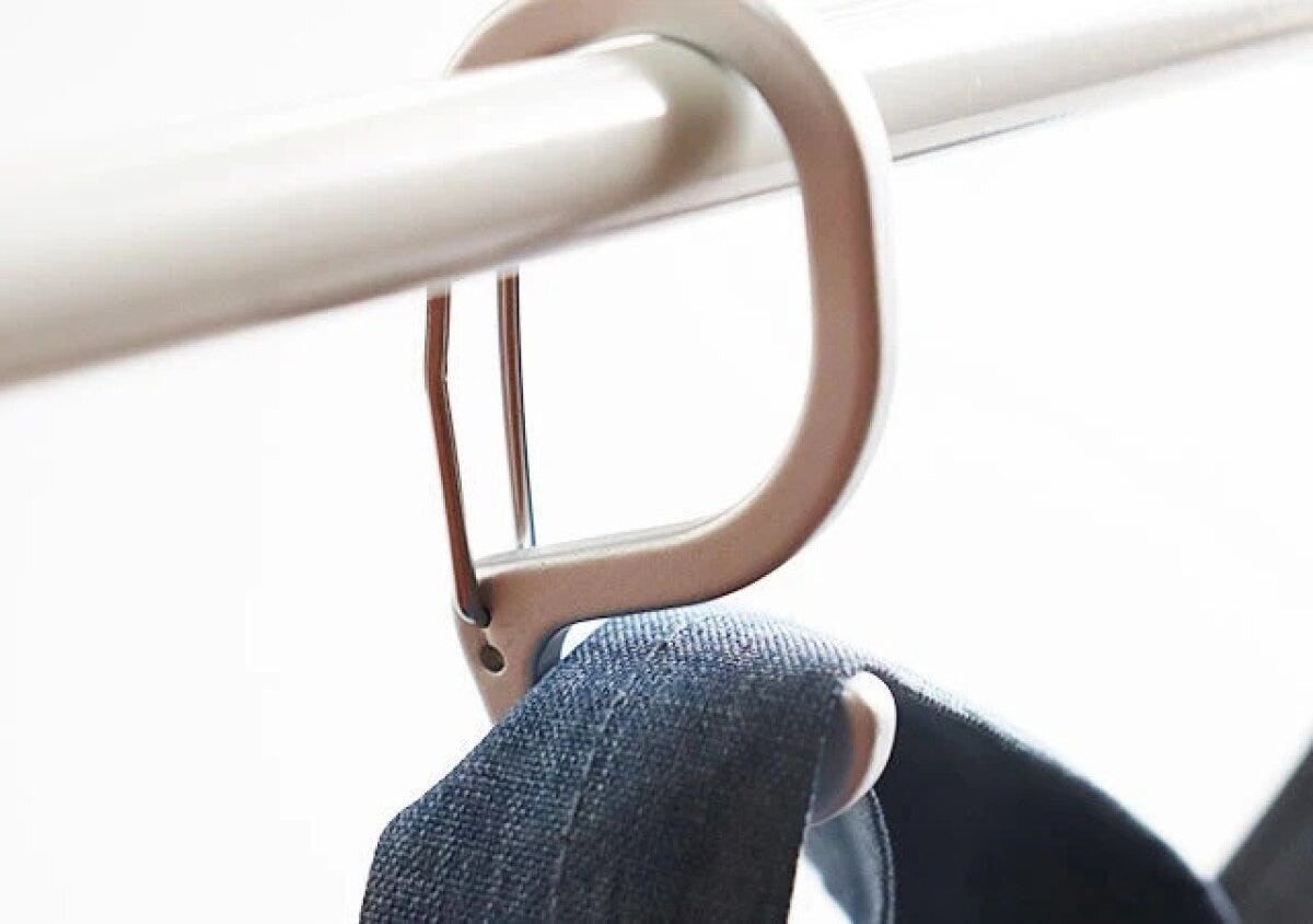 ダイソー　アルミS字フック（ストッパー付、7cm）　使用例