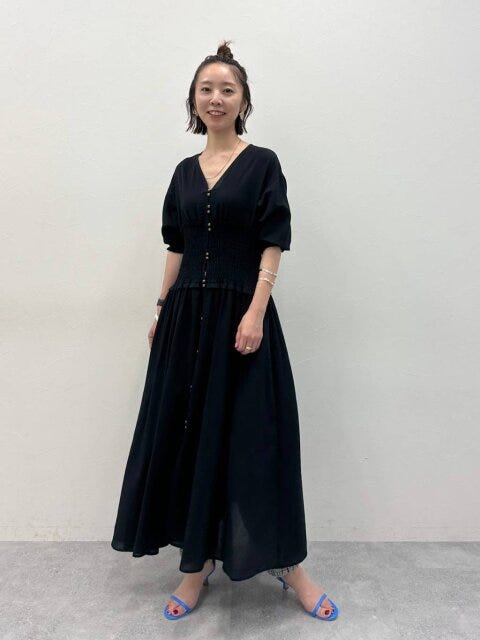 BAYFLOW　ベイフロー　レディース　おすすめ　オススメ　2023　夏　黒ワンピース　ワンピース　ワンピ　シャーリング　ウエストコンシャス　スタイルアップ