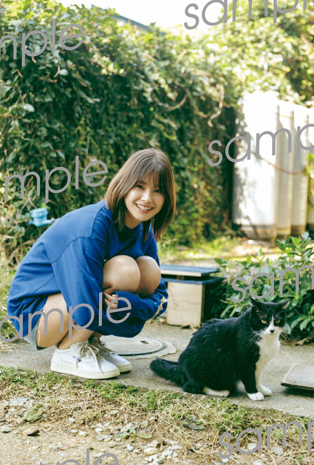 渡邉理佐 卒業メモリアルブック「抱きしめたくなる瞬間」TSUTAYA限定ポストカード（C）柴田フミコ／集英社