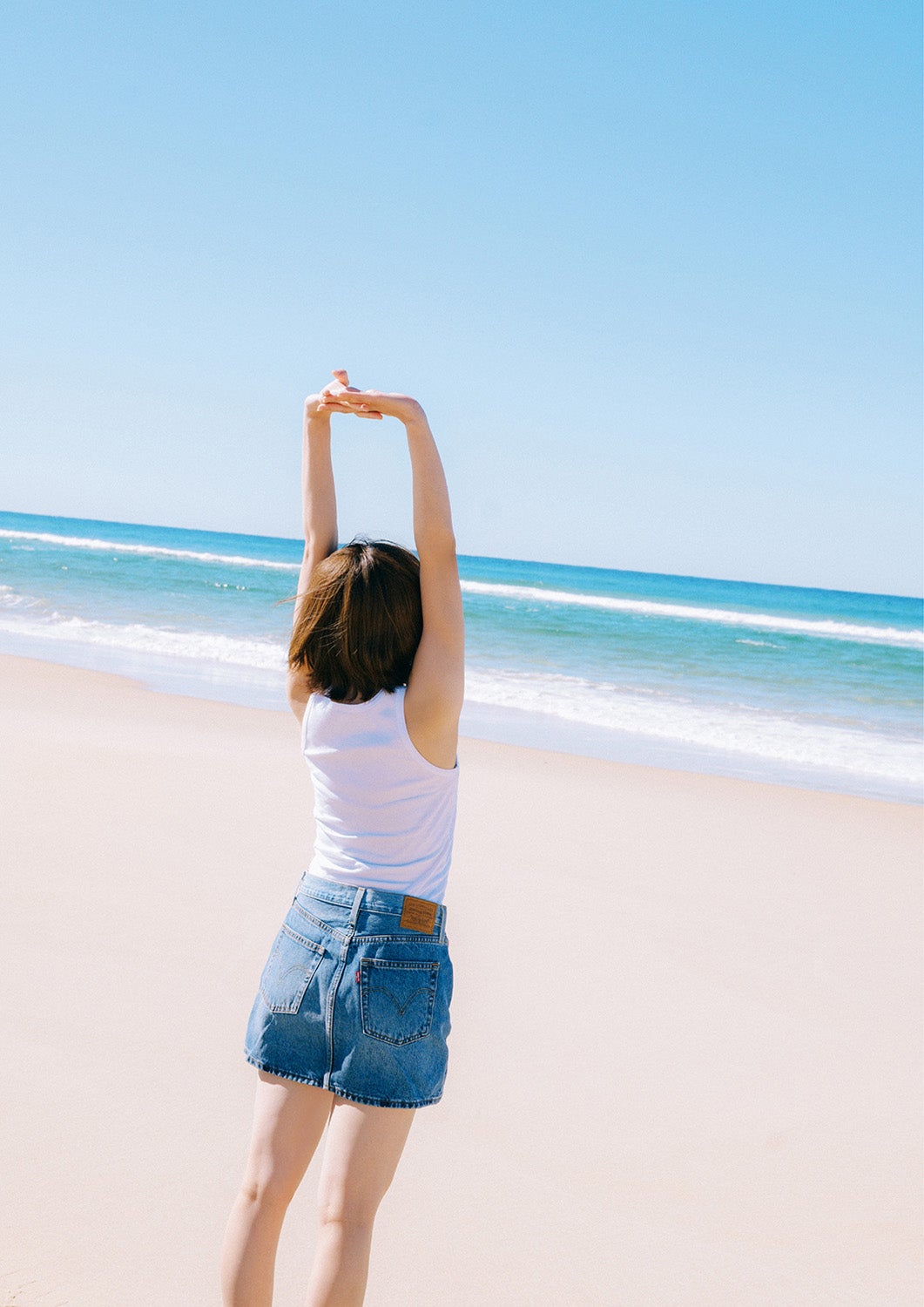 @Loppi・HMV 限定バックカバー「鈴花サーキット」撮影／峠雄三（C）光文社