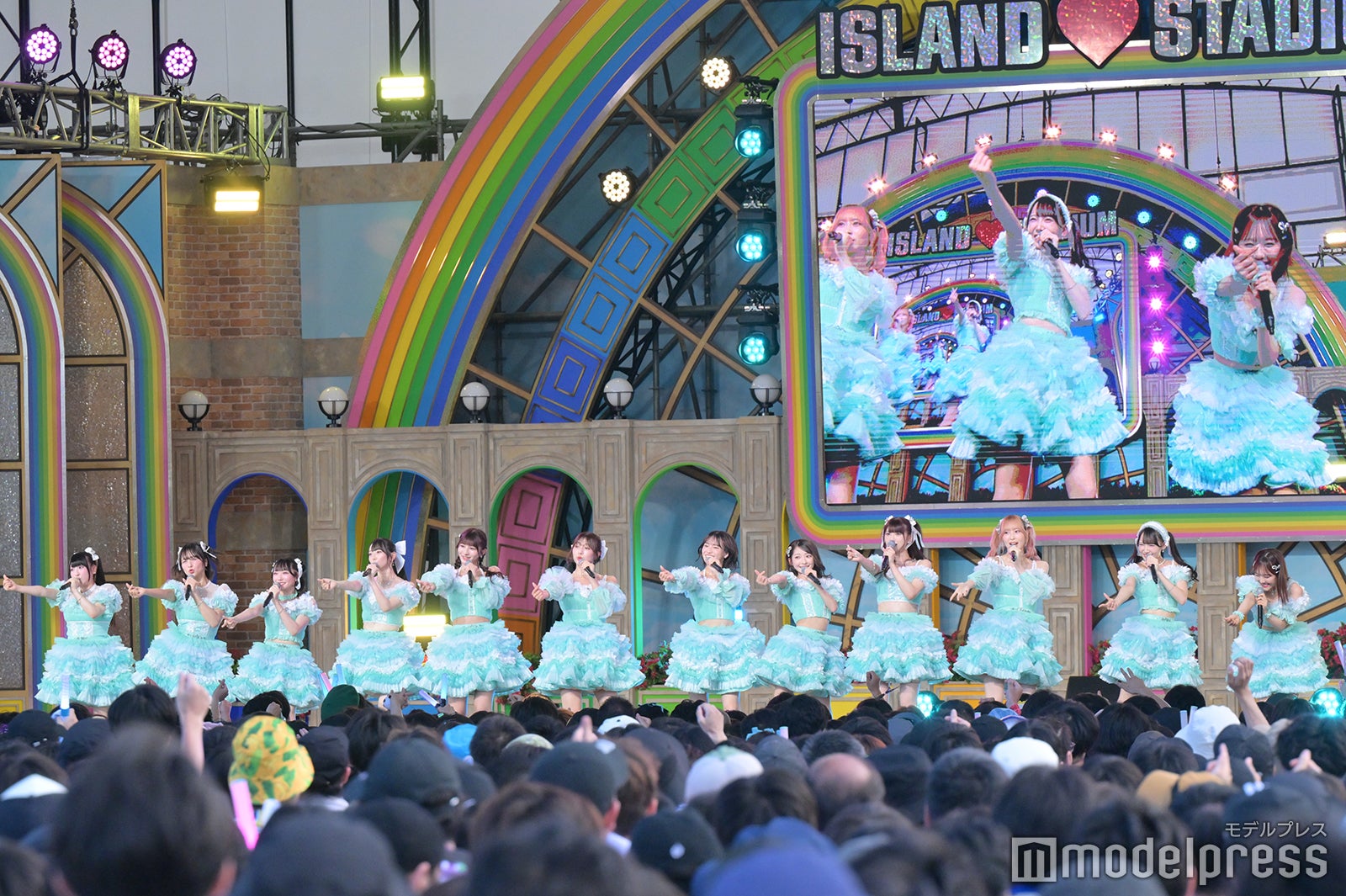 ≠ME（C）モデルプレス