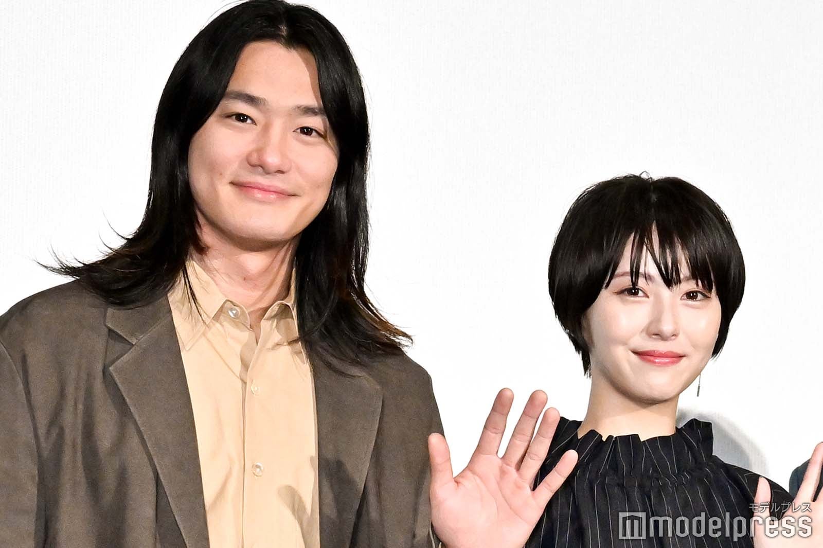 野村周平、浜辺美波（C）モデルプレス