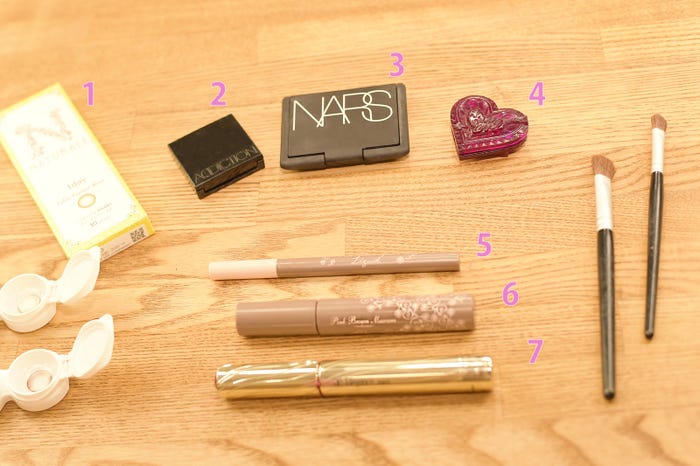 1:カラーコンタクトレンズ「NATURALI」ナチュラルブラウン/2:アイシャドウ「ADDICTION」Mariage/3:「NARS」デュオアイシャドー3902/4:アイシャドウ「ANNA SUI」/5:「ラブスイッチ」ピンクブラウン リキッドアイライナー/6:「ラブスイッチ」ピンクブラウン ボリュームマスカラ/7:「Elegance」ラスティング カラーマスカラRD80(C)モデルプレス