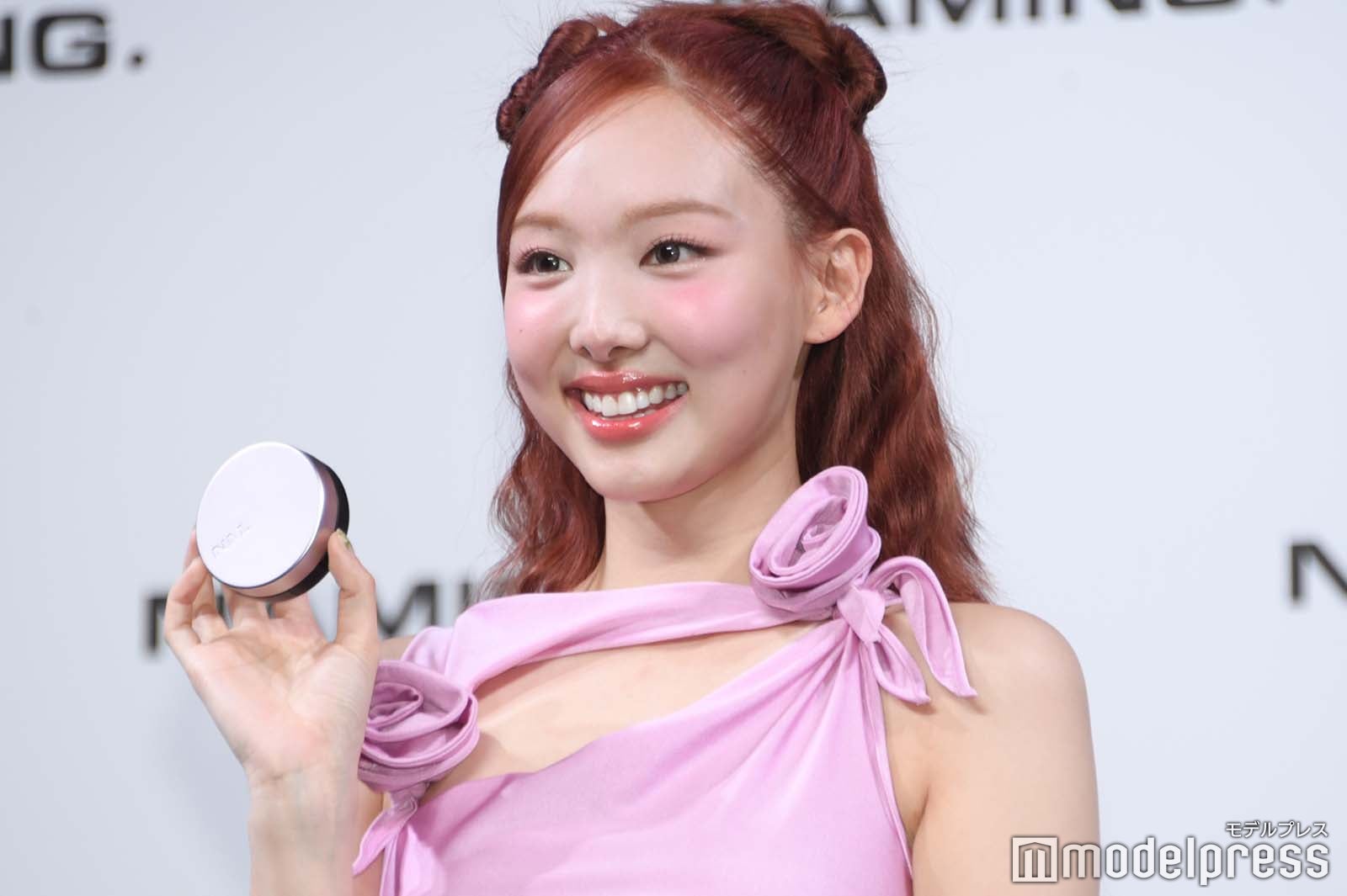 ナヨン（C）モデルプレス