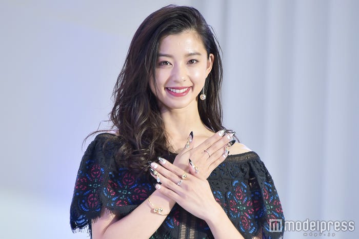 朝比奈彩 (C)モデルプレス