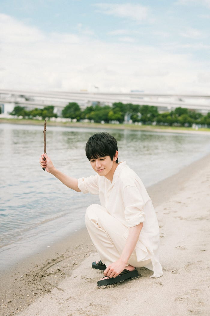 「本郷奏多カレンダー2025」楽天ブックス特典(C)SDP