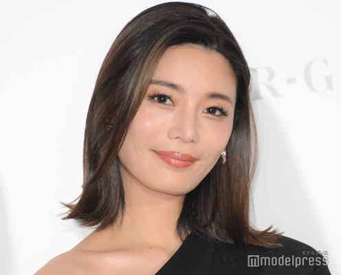 島袋聖南、美ボディ際立つ水着姿 息子の“顔出し”ショットも公開「脚長すぎ」「オシャレなママ」と反響