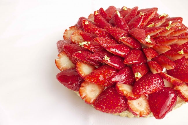 ｢カフェコムサ｣奈良県・平群町産古都華のケーキ／画像提供：ファイブフォックス