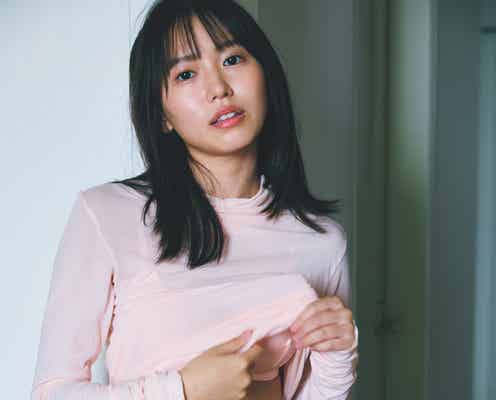 「仮面ライダーギーツ」志田音々、美谷間チラリ スレンダーボディで魅了