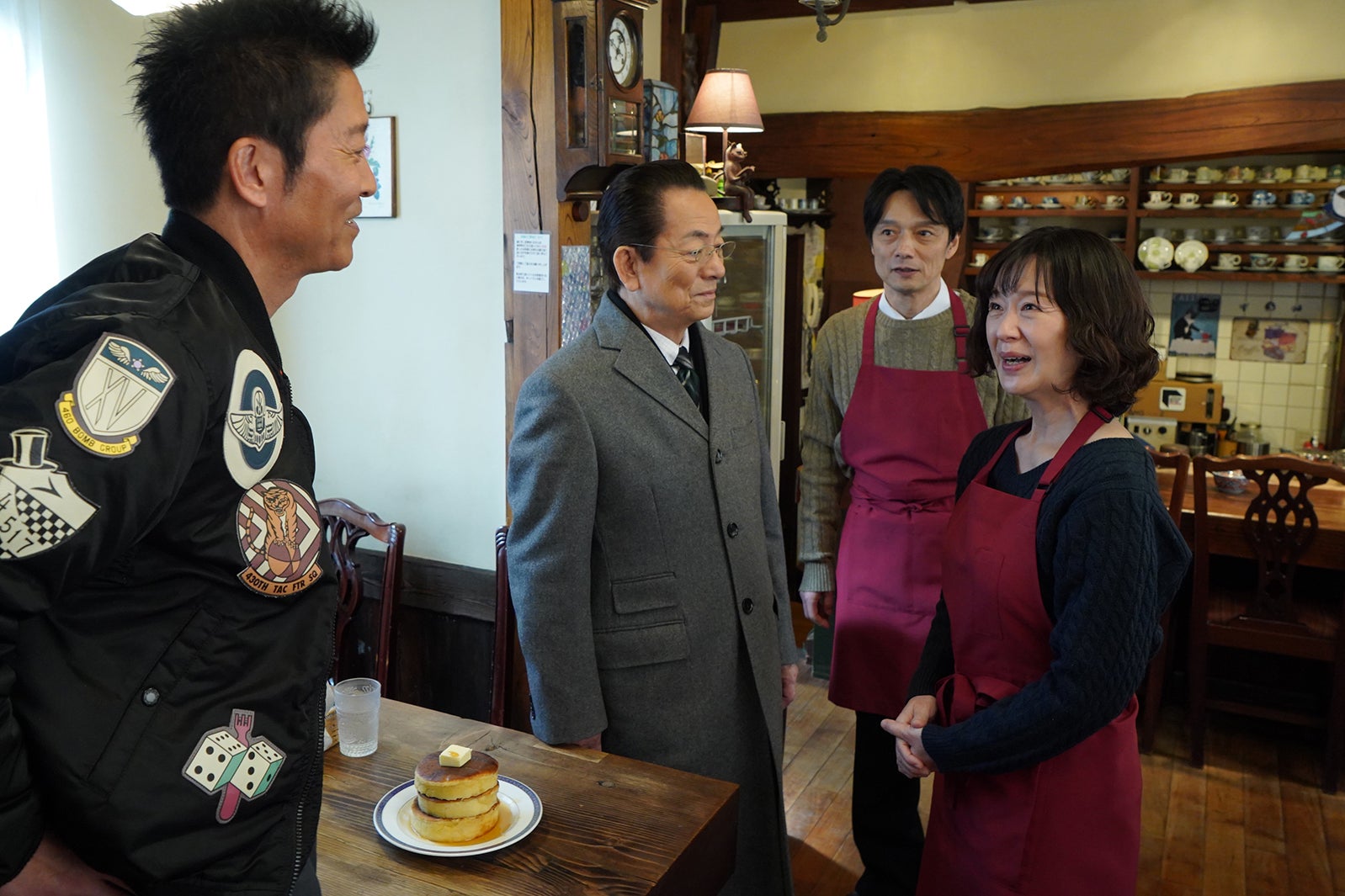 （左から）寺脇康文、水谷豊「相棒 season23」第16話（C）テレビ朝日