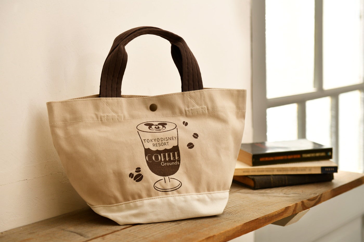 トートバッグ3,900円（C）Disney