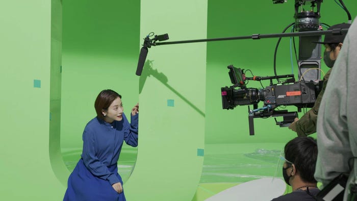 石原さとみ/新CMオフショット (提供写真)