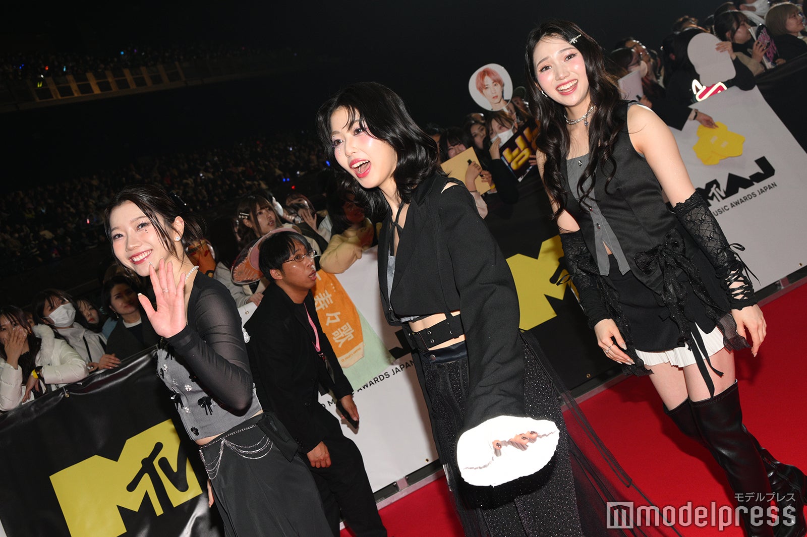 IS:SUE／RINO（坂口梨乃）、YUUKI（田中優希）、NANO（釼持菜乃）（C）モデルプレス