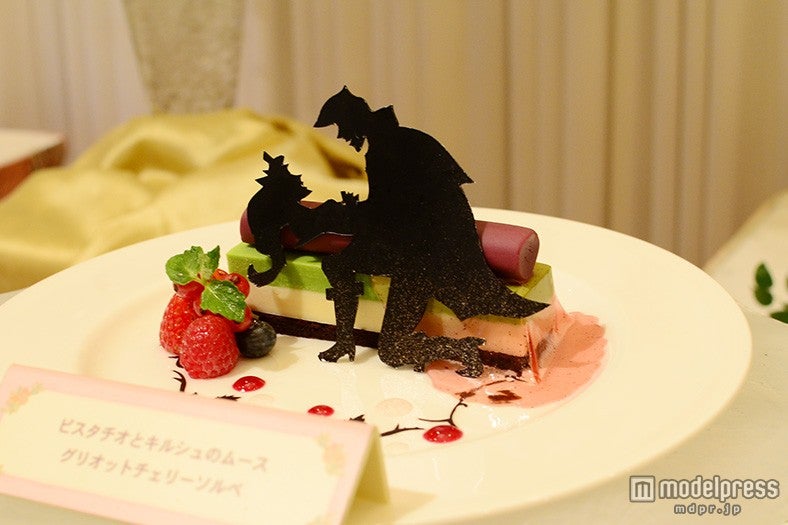 「眠れる森の美女」をイメージしたデザート