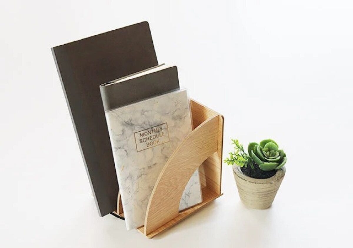 ダイソー　組立式マガジンラック　完成例