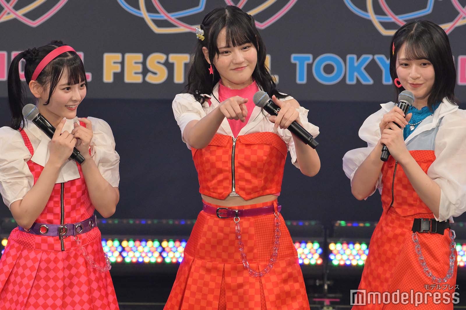 =LOVE （C）モデルプレス