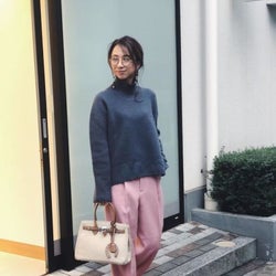 大人が着るから可愛い!一点投入の「ピンク」で仕上げる、冬のモテコーデ