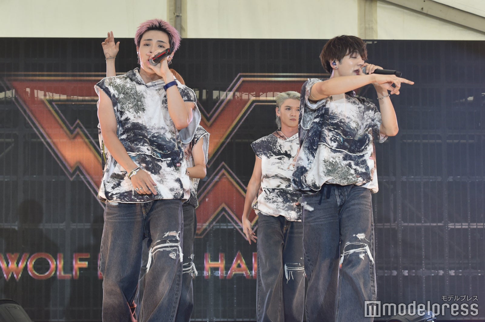 WOLF HOWL HARMONY、沖縄出身・SUZUKIが挨拶「ハイサーイ」THE