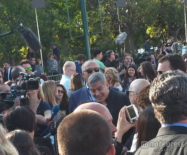 インタビューに応じるジョージ(C)2015 Disney Enterprise,inc.All Rights Reserved.