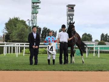 小林美駒が一日3勝の固め打ち 「理想的なレースをすることができました」 札幌9Rで早め先頭に立って押し切り