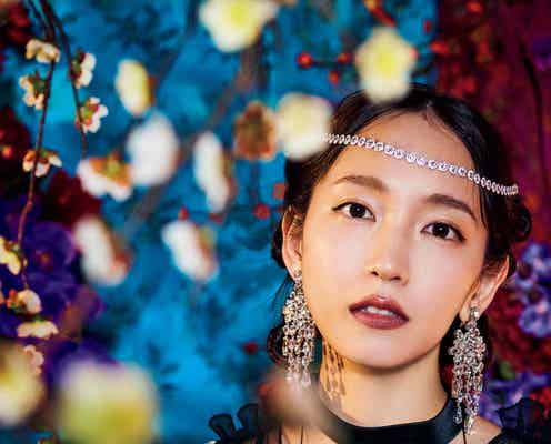 吉岡里帆、蜷川実花と再タッグ 黒ドレス姿でエレガントな表情