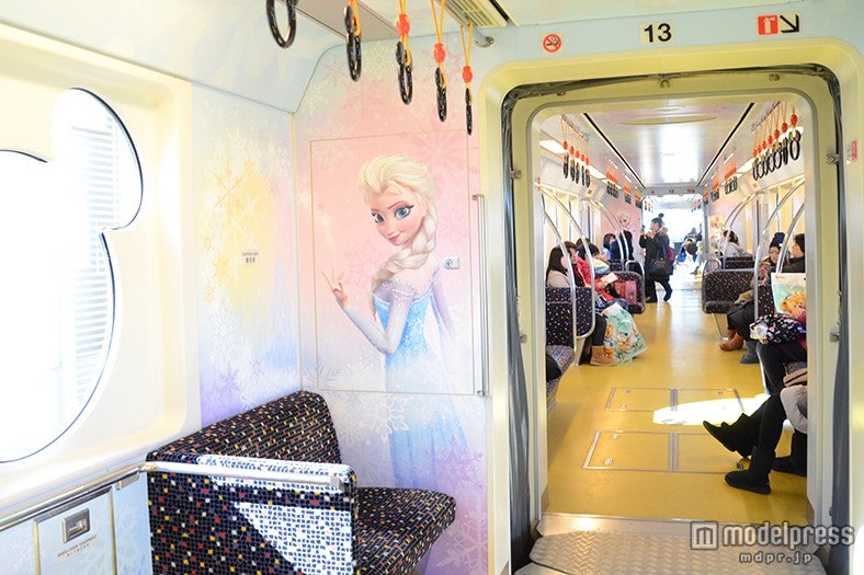 「アナとエルサのフローズンファンタジー・ライナー」エルサ（内装）