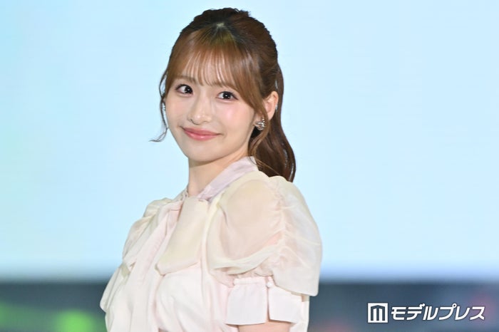 AKB48平田侑希、ガーリーコーデがお似合い ポニーテールで爽やかに【ガルアワ2026SS】