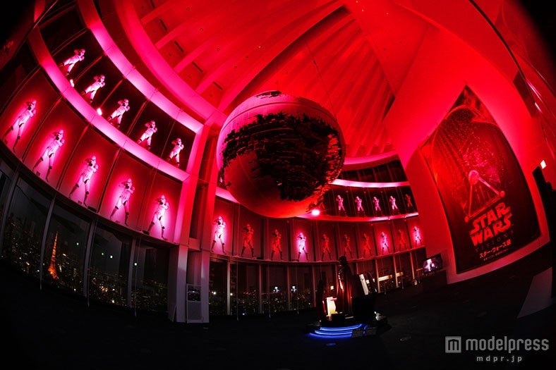 スター・ウォーズ展、オリジナルショーが進化　日本初公開の2mを超えるダース・ベイダーも